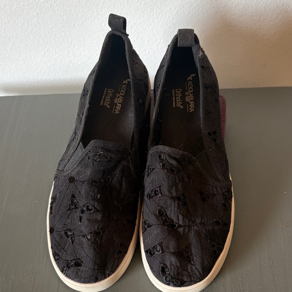 UGG Black Slip-On Shoes 8M Koolaburra.